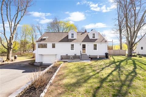 28 Oronoque Rd, Milford, CT 06461