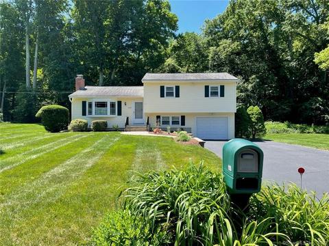 110 Pine Knob Ter, Milford, CT 06461