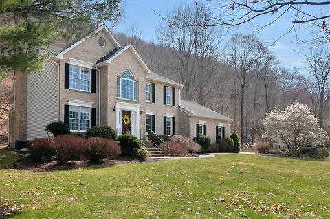 190 Copper Ridge Rd, Southington, CT 06489