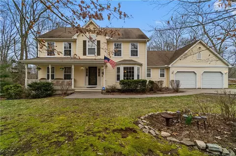 33 Saw Mill Dr, Ledyard, CT 06339 photo 1