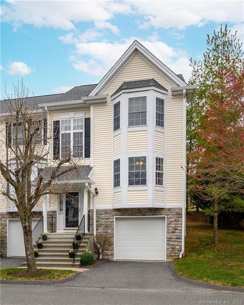 1205 Bradford Dr #1205, Danbury, CT 06811