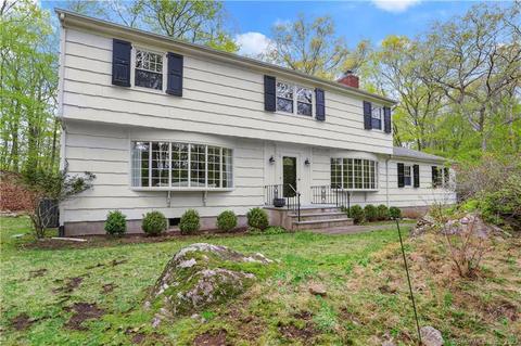 107 W Haviland Ln, Stamford, CT 06903