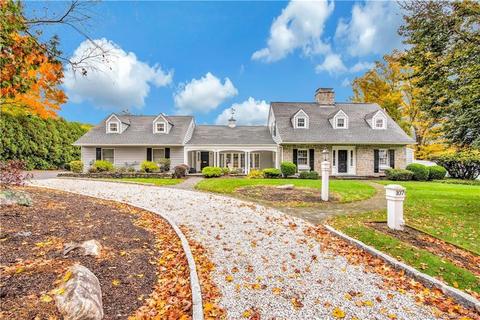 107 Eastfield Rd, Waterbury, CT 06708