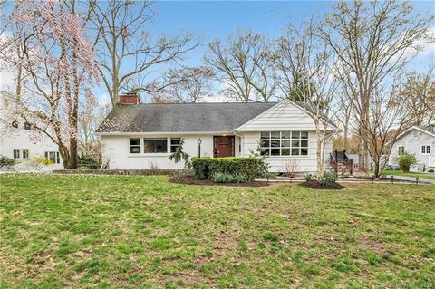 135 Crest Ter, Fairfield, CT 06825