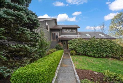 71 Georges Hill Rd, Newtown, CT 06470