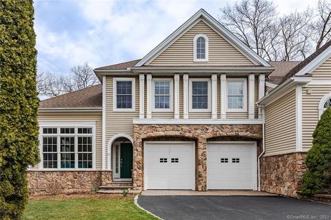 12 Creekside Ln, West Hartford, CT 06107