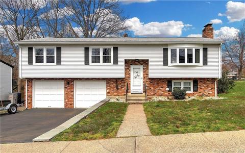 25 Ridge Hollow Rd, West Haven, CT 06516