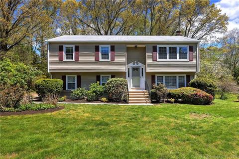 110 Duane Pl, Bridgeport, CT 06610