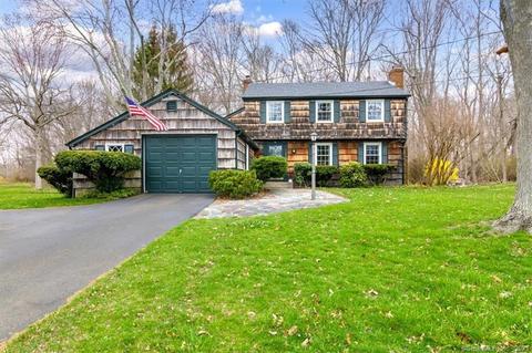 31 Davis Dr, Guilford, CT 06437