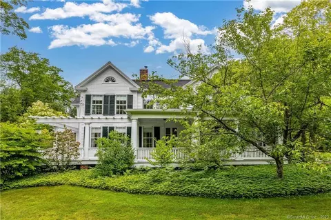 64 Prospect St, Litchfield, CT 06759