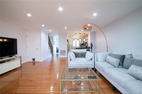 32 Upper Pattagansett Rd #11, East Lyme, CT 06333