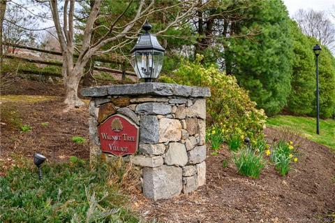 82 Haley Ln #82, Newtown, CT 06482