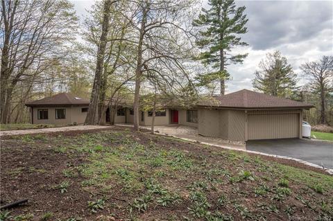 38 Mountain Ln, Farmington, CT 06032