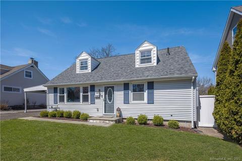 42 Middlebury St, Stamford, CT 06902