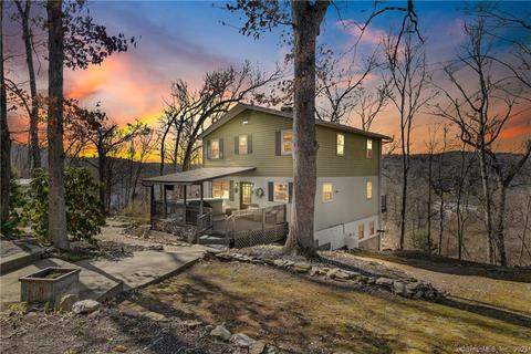56 Fairfield Dr, Southbury, CT 06488