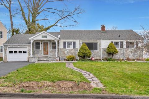 71 Linwood St, West Haven, CT 06516
