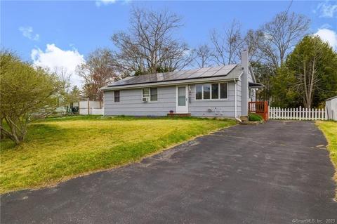 40 Toper Rd, Plainfield, CT 06374