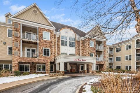 1 West St #311, Simsbury, CT 06070