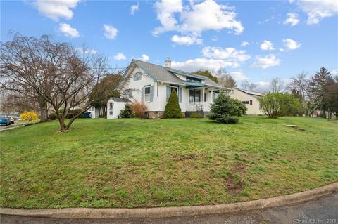 12 Wintergreen Dr, Waterford, CT 06375