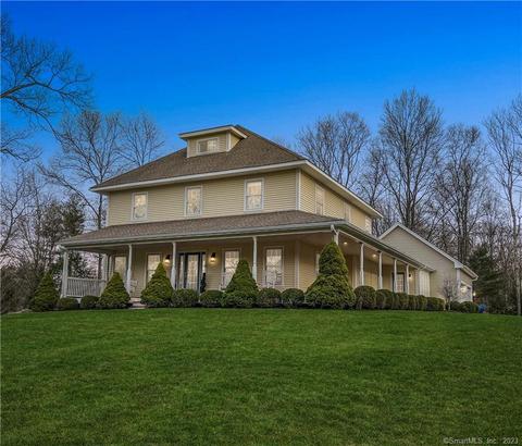 4 Sunset Ridge Dr, Guilford, CT 06437