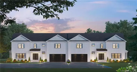 108 Oakwood Dr, Fairfield, CT 06824