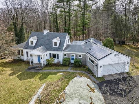 9 Hillside Cir, Mansfield, CT 06268