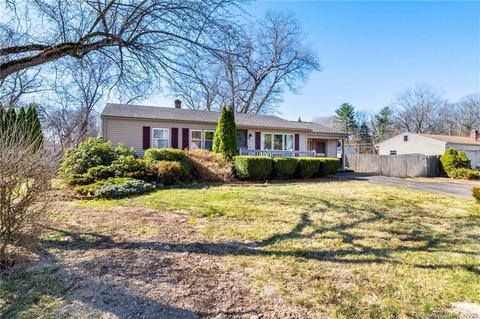 4 Redwood St, Enfield, CT 06082
