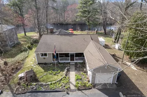 55 Harvard Ter, Gales Ferry, CT 06335 photo 1