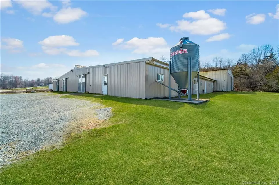 635 Thrall Ave, Suffield, CT 06078 38 Photos Movoto