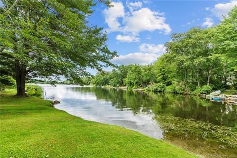 5 Loyola Road Ext, Woodstock, CT 06281