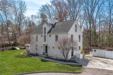 7 Carlisle Ct, Westport, CT 06880
