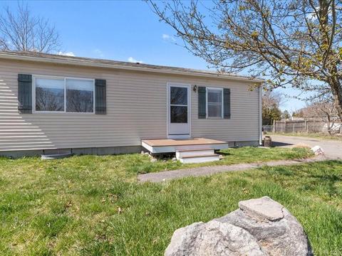 10 Denver Ct, Groton, CT 06340
