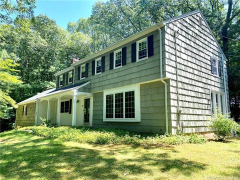 30 Braemar Dr, Cheshire, CT 06410