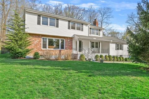 3 Mohackemo Dr, Norwalk, CT 06850