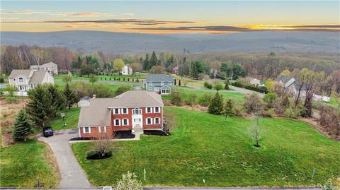 2 Valley View Ln, Burlington, CT 06013