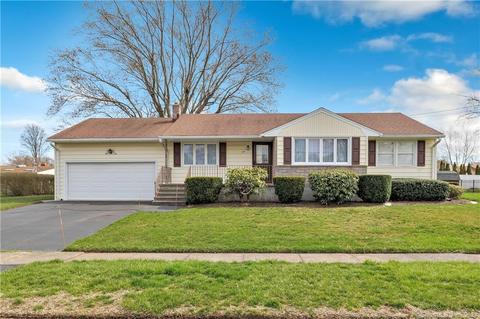 115 Delwood Rd, Stratford, CT 06614