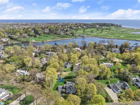 181 Taintor Dr, Fairfield, CT 06890