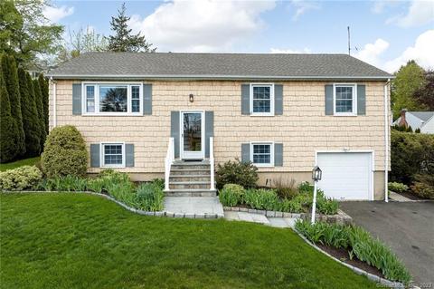 26 Cambridge Dr, Greenwich, CT 06831
