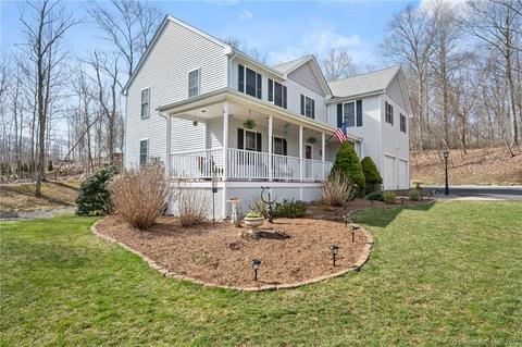 12 Greystone Ct, Ledyard, CT 06339