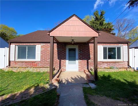 30 Woodlawn Ave, Waterford, CT 06385