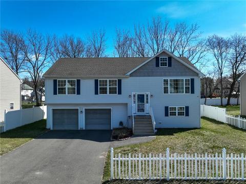 92 Footpath Ln, East Hartford, CT 06118