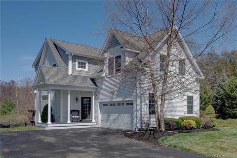 2 Fieldstone Ln, Southington, CT 06489