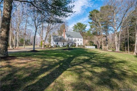 1 White Oak Dr, Clinton, CT 06413