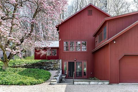 2 Upper Main St, Sharon, CT 06069