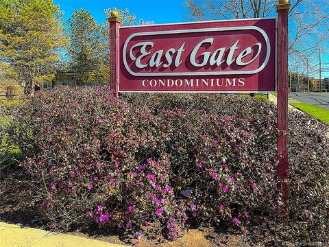 140 E Gate Ln #140, Hamden, CT 06514