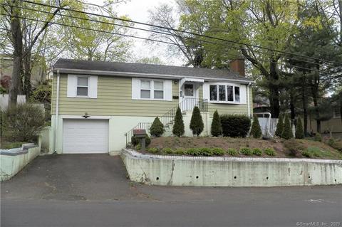 62 Hillside Ave, East Haven, CT 06512