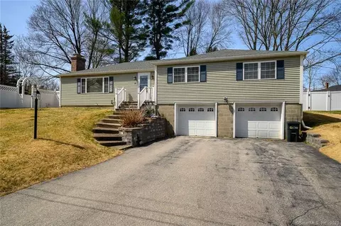 36 Ellen Ln, Woodstock, CT 06281