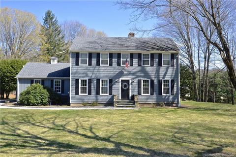 535 Stonehouse Rd, Trumbull, CT 06611