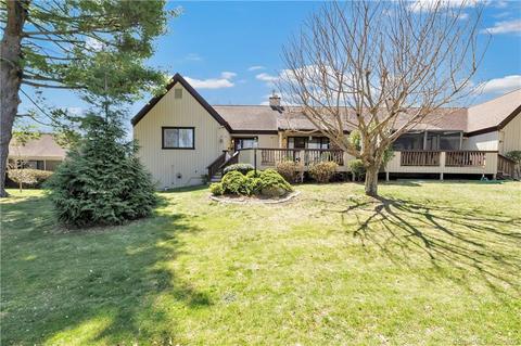 529 Narraganset Ln #B, Stratford, CT 06614