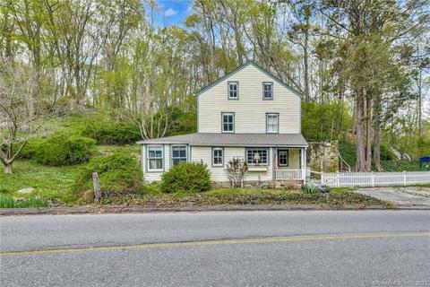 8 Hi Barlow Rd, Newtown, CT 06470